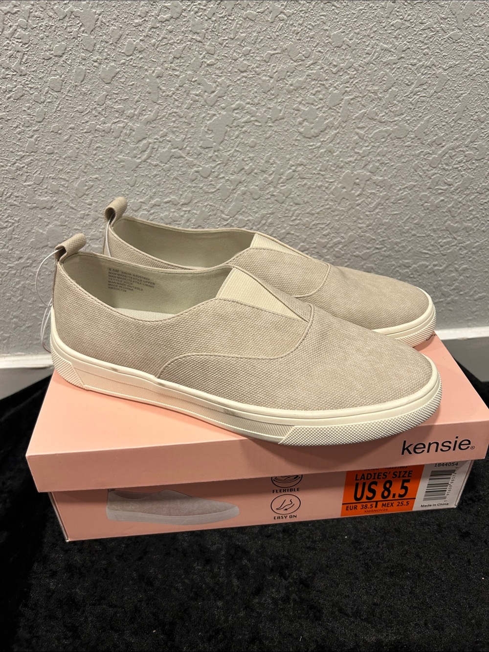 Kensie Slip-On Canvas Sneakers in Light Beige 8.5